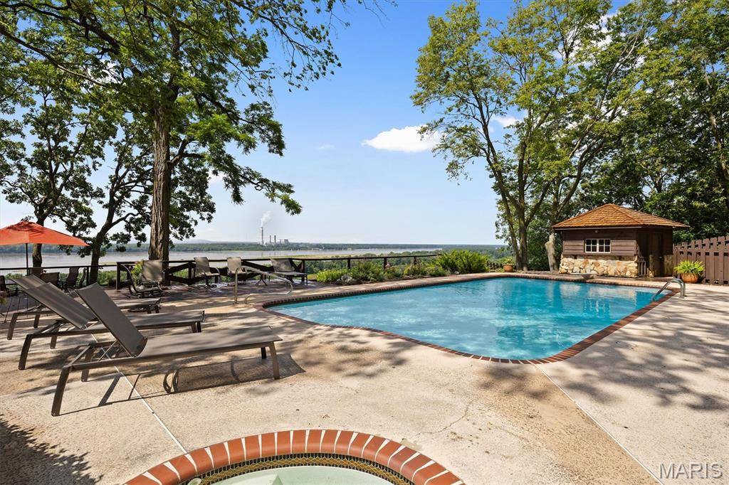 Godfrey, IL 62035,3505 Riverview CT
