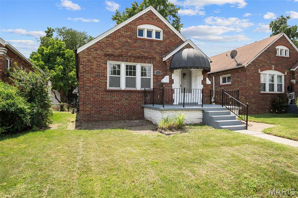 St Louis, MO 63147,6012 North Pointe BLVD