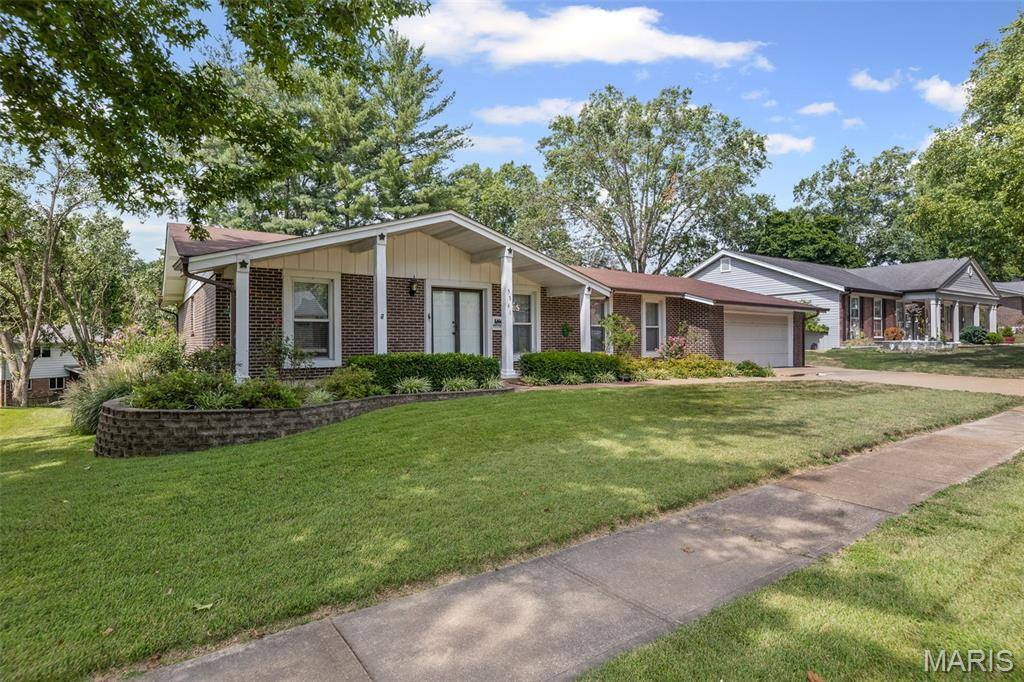 MO 63129,5361 Casa Royale DR
