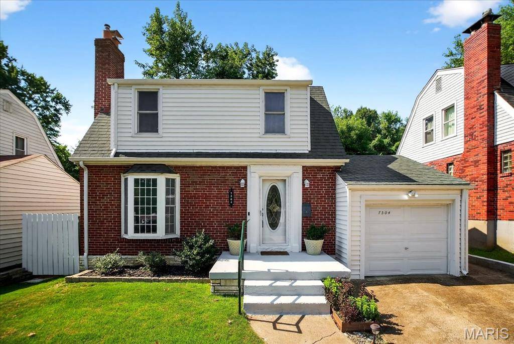 Greendale, MO 63121,7504 Leadale DR