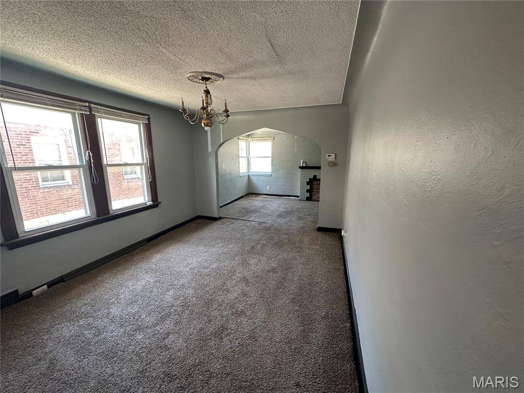 University City, MO 63130,6832 Raymond AVE