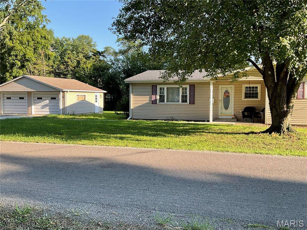 Staunton, IL 62088,230 W Lafayette ST