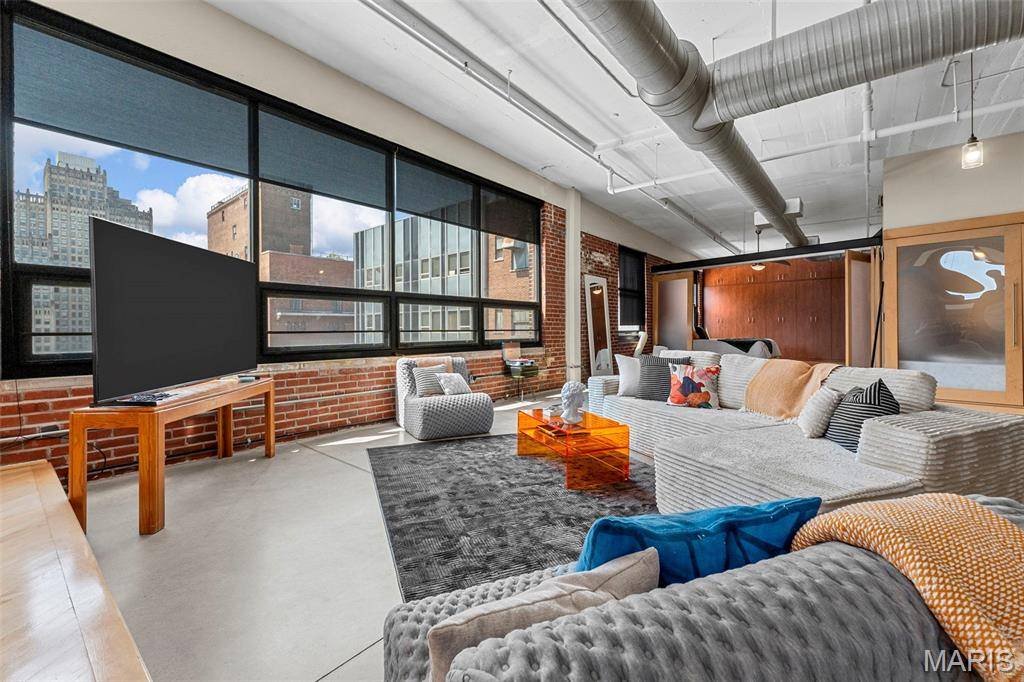 St Louis, MO 63101,1010 Saint Charles ST #1102