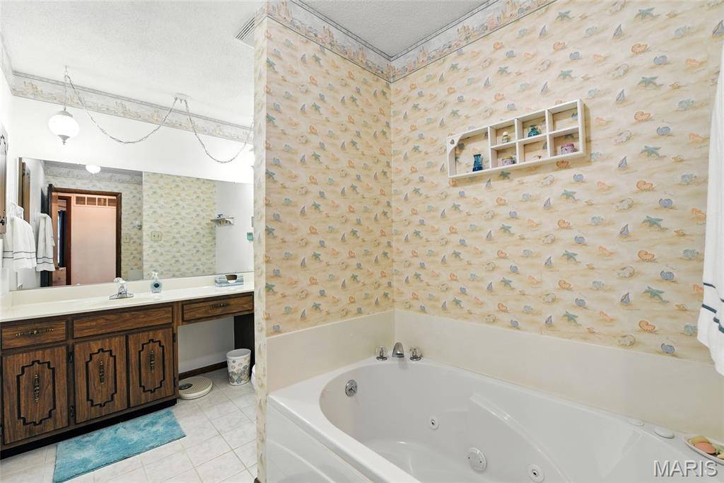 Unincorporated, MO 63028,12720 Oakbriar Meadows LN