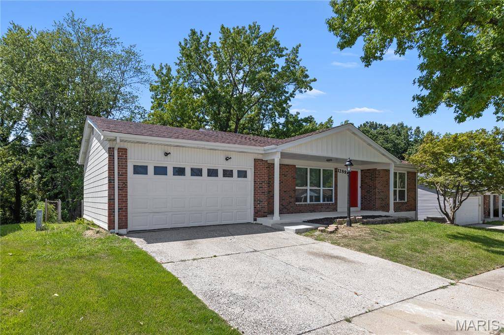 Florissant, MO 63033,12897 Fox Haven DR
