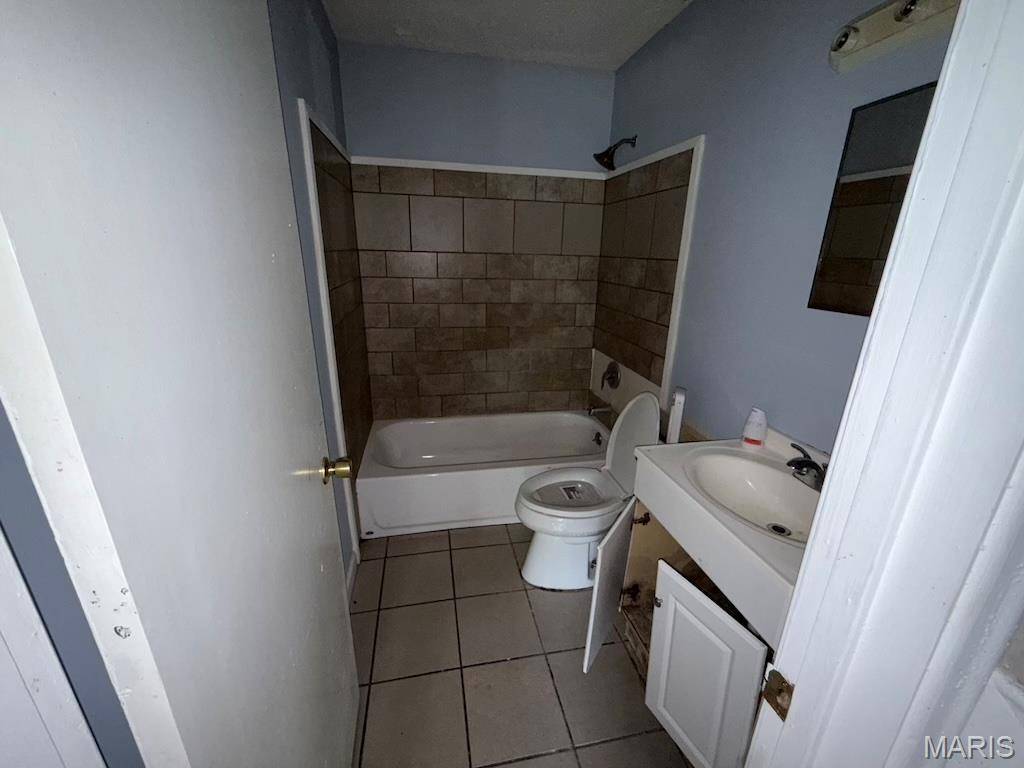 St Louis, MO 63114,2816 Lyndhurst AVE