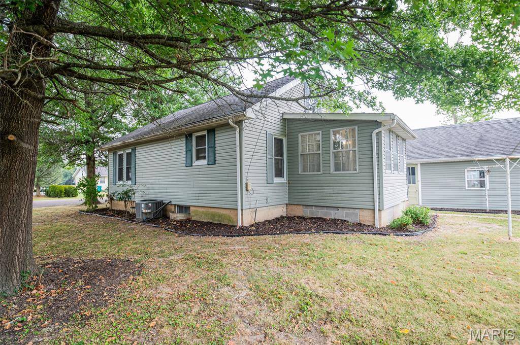 Belle, MO 65013,406 S Apple AVE