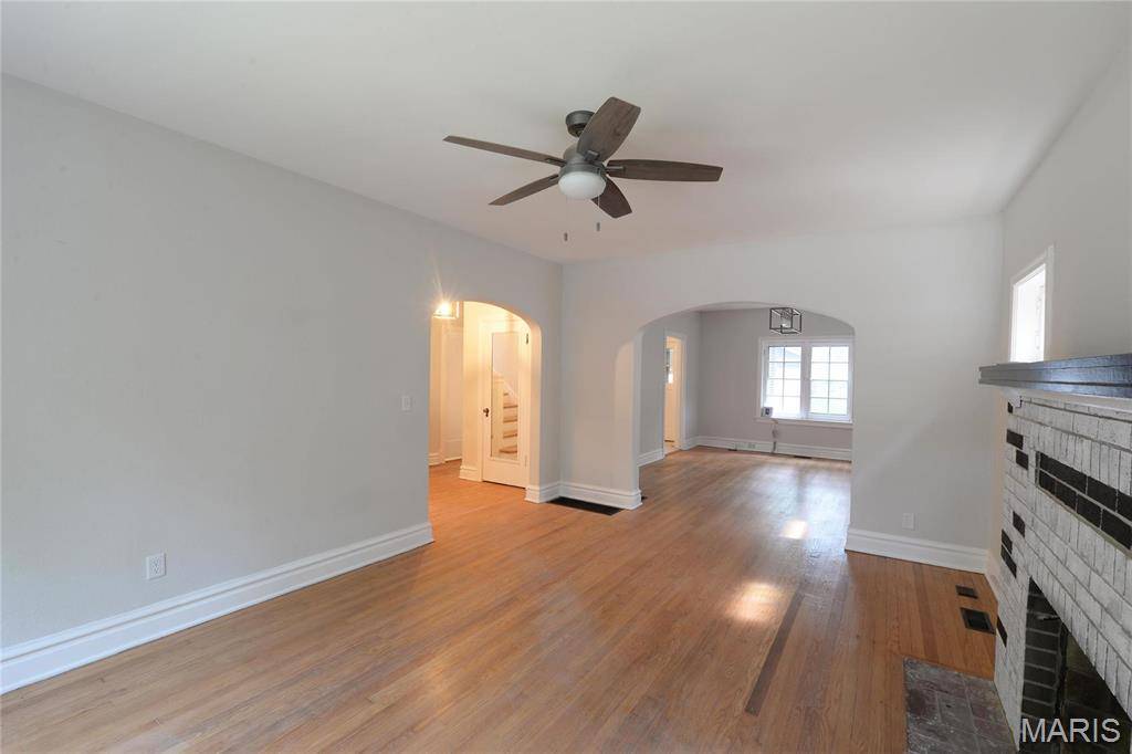 University City, MO 63130,7342 Carleton AVE