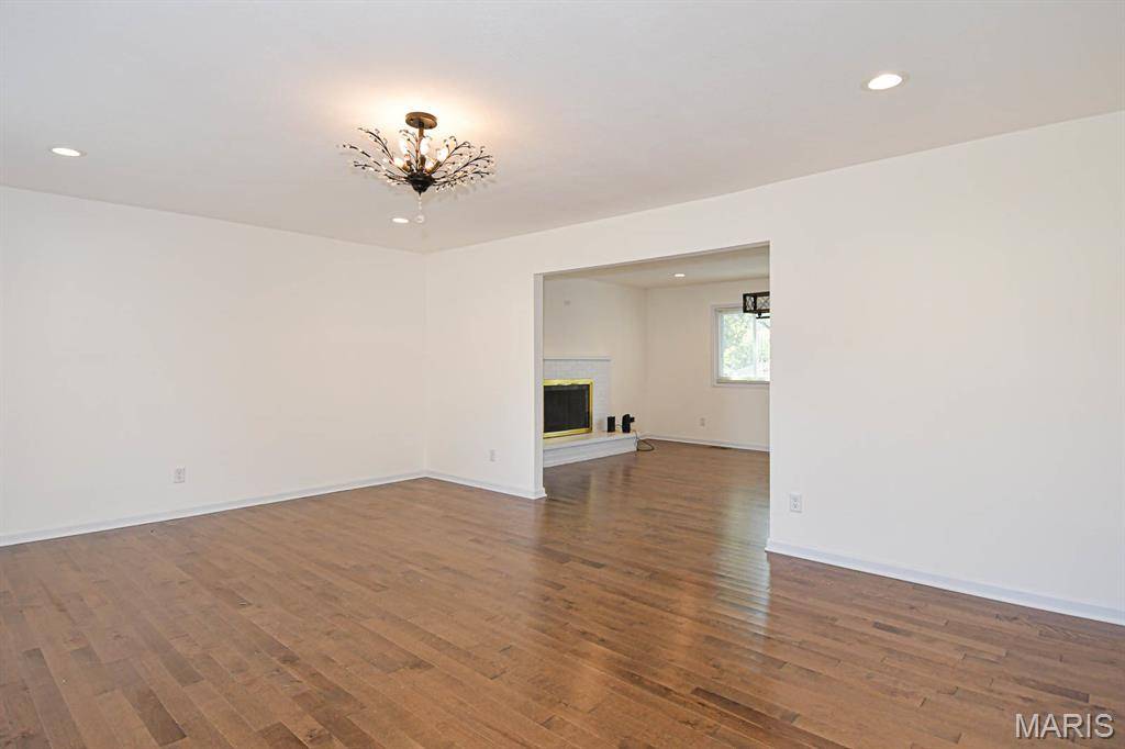 St Louis, MO 63011,306 Bright Meadows