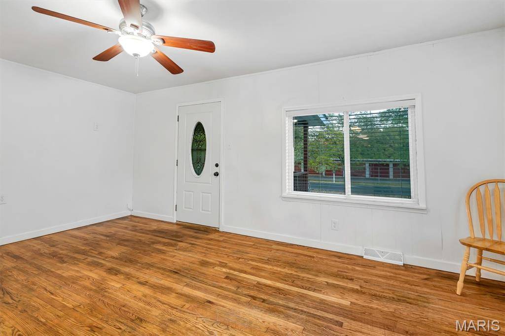 Eureka, MO 63025,207 Walton DR