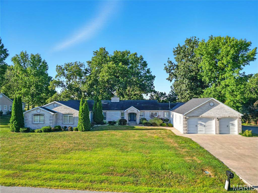 Mexico, MO 65265,8 Country Club Dr