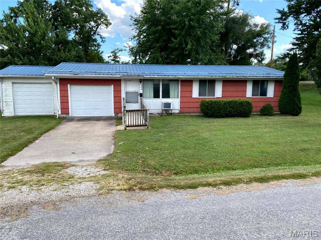 Edina, MO 63537,308 E North