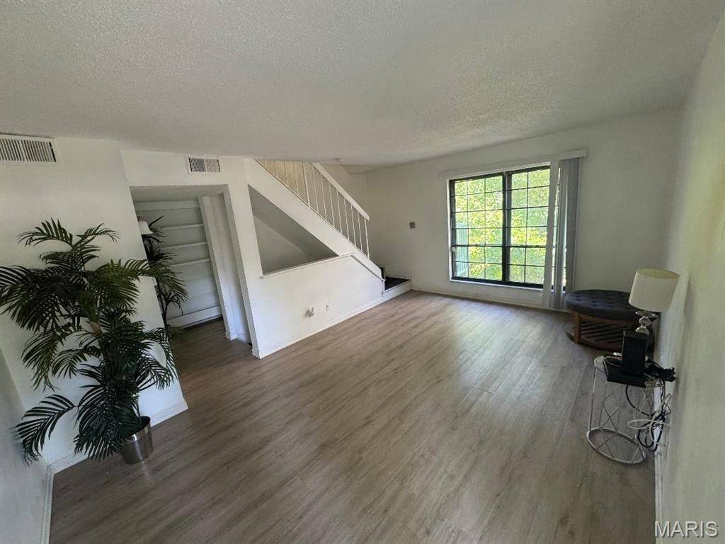 St Louis, MO 63136,2419 Forest Shadows DR