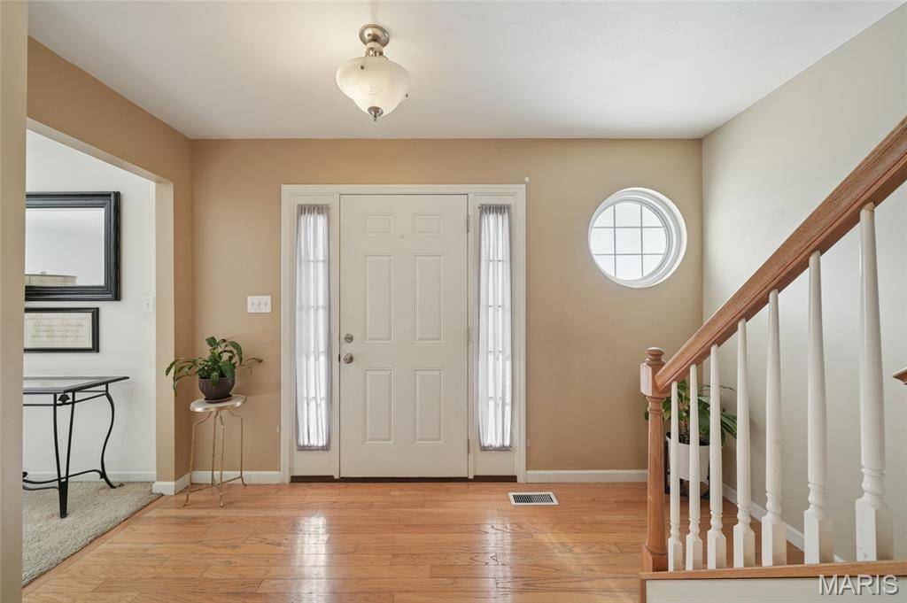 Fenton, MO 63026,956 Shadow Pine DR