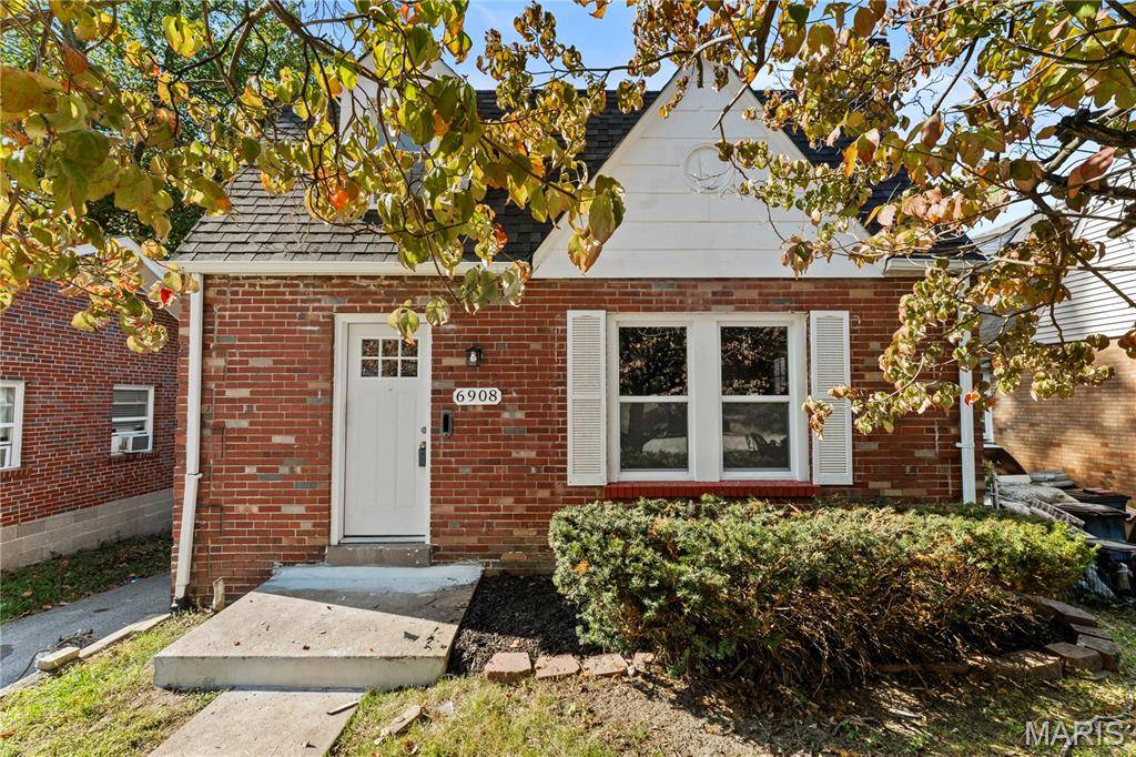 St Louis, MO 63121,6908 Alberici AVE