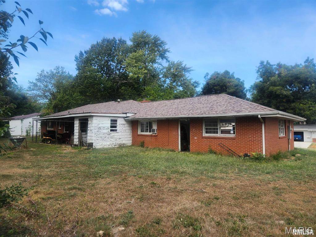Nashville, IL 62263,384 E Belleville ST