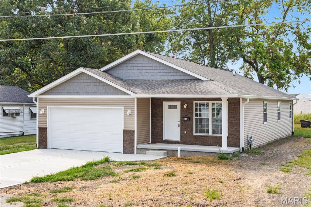 Lebanon, IL 62254,402 E McAllister ST