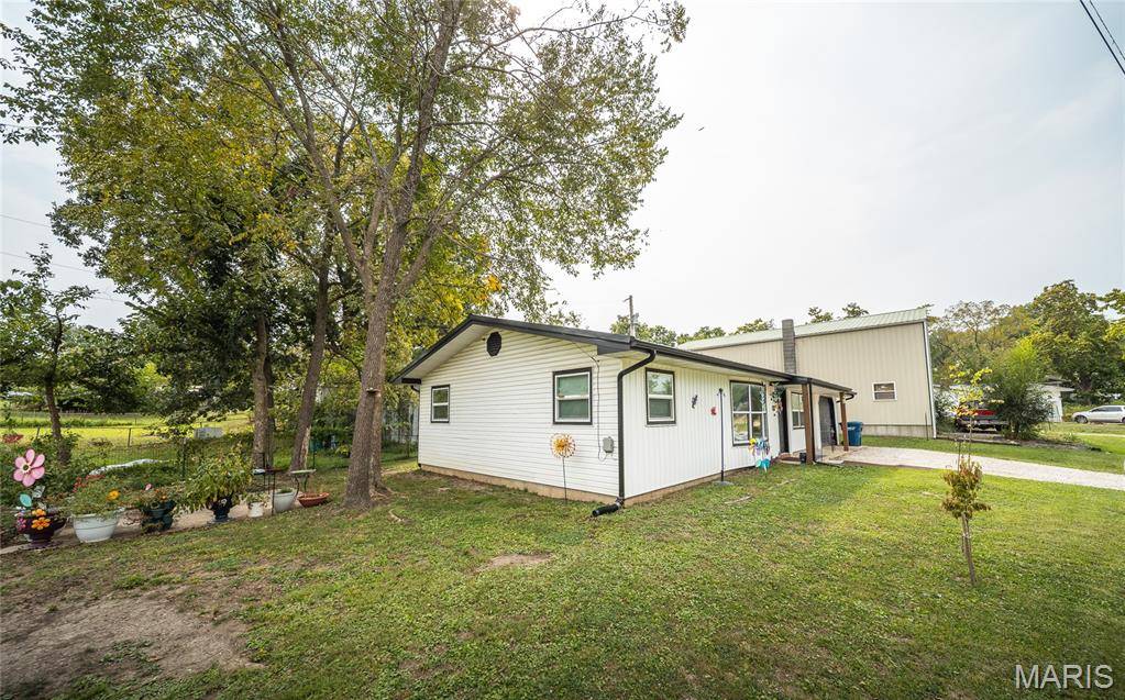 Dixon, MO 65459,615 W 4th ST