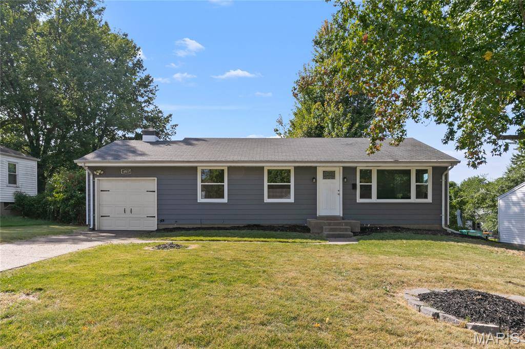 St Louis, MO 63137,10537 Repose DR