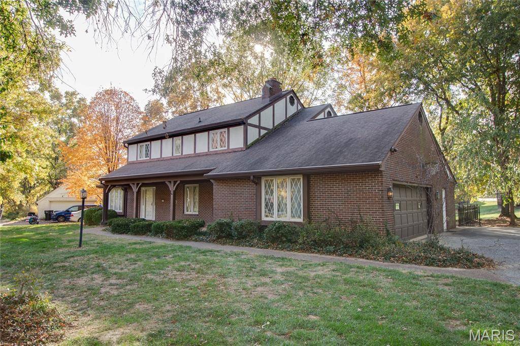 Alton, IL 62002,2140 W Dell DR