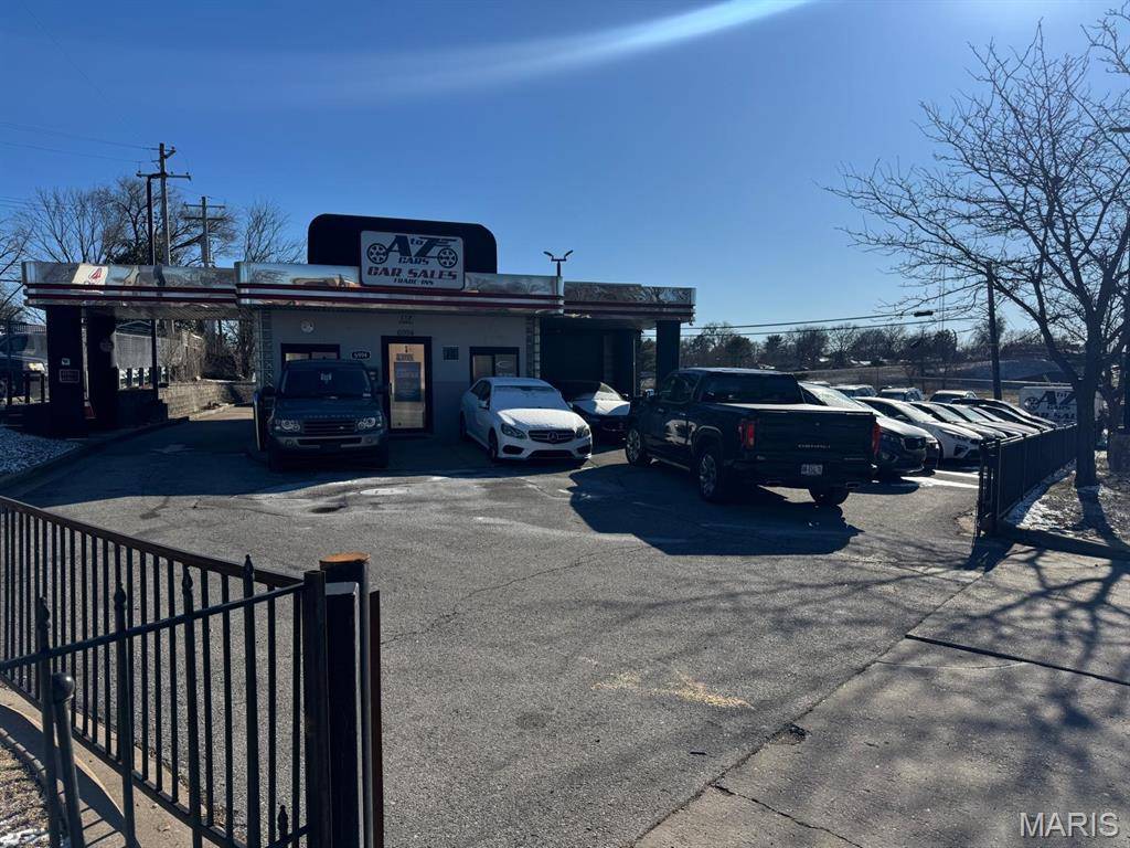 St Louis, MO 63109,6994 Chippewa St ST