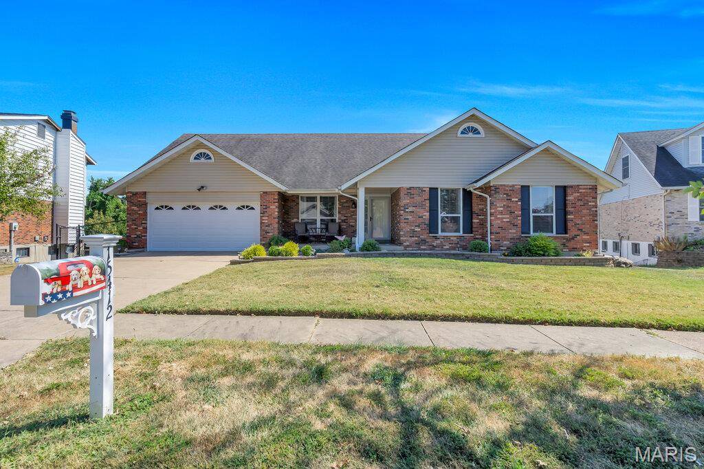 Florissant, MO 63034,15412 Forte De France LN