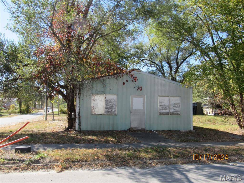 Louisiana, MO 63353,301 Delaware ST