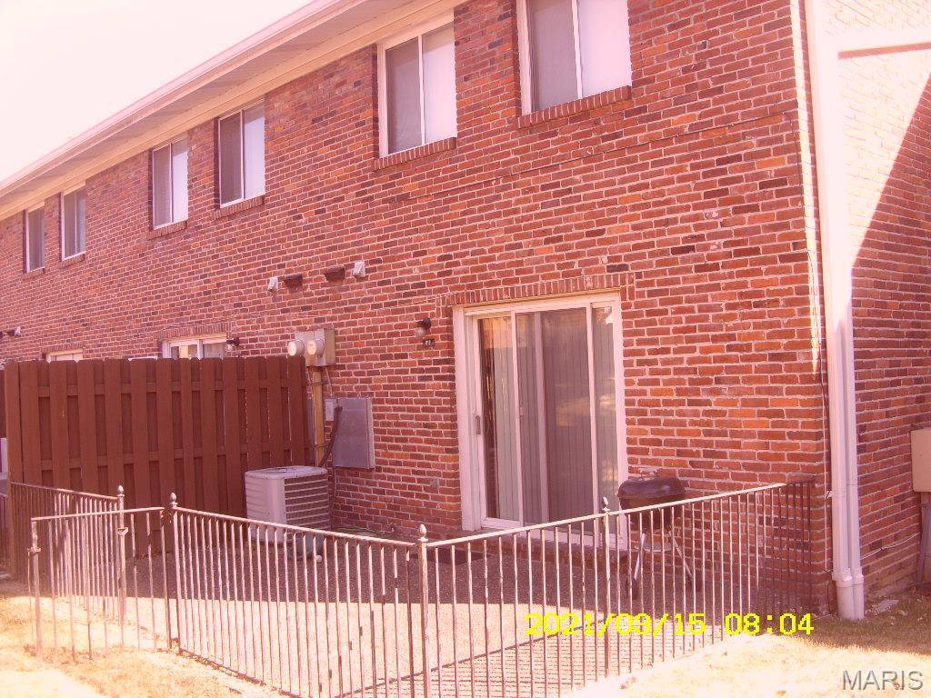 Unincorporated, MO 63128,10819 Carroll Wood WAY