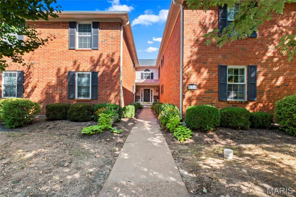 Kirkwood, MO 63122,117 E Clinton PL #7
