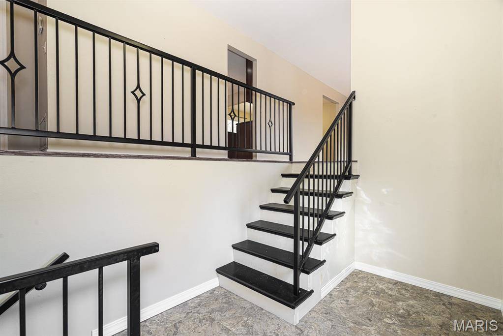 Rolla, MO 65401,811 Sycamore DR