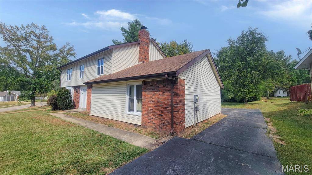 St Louis, MO 63138,12518 Woodstream DR