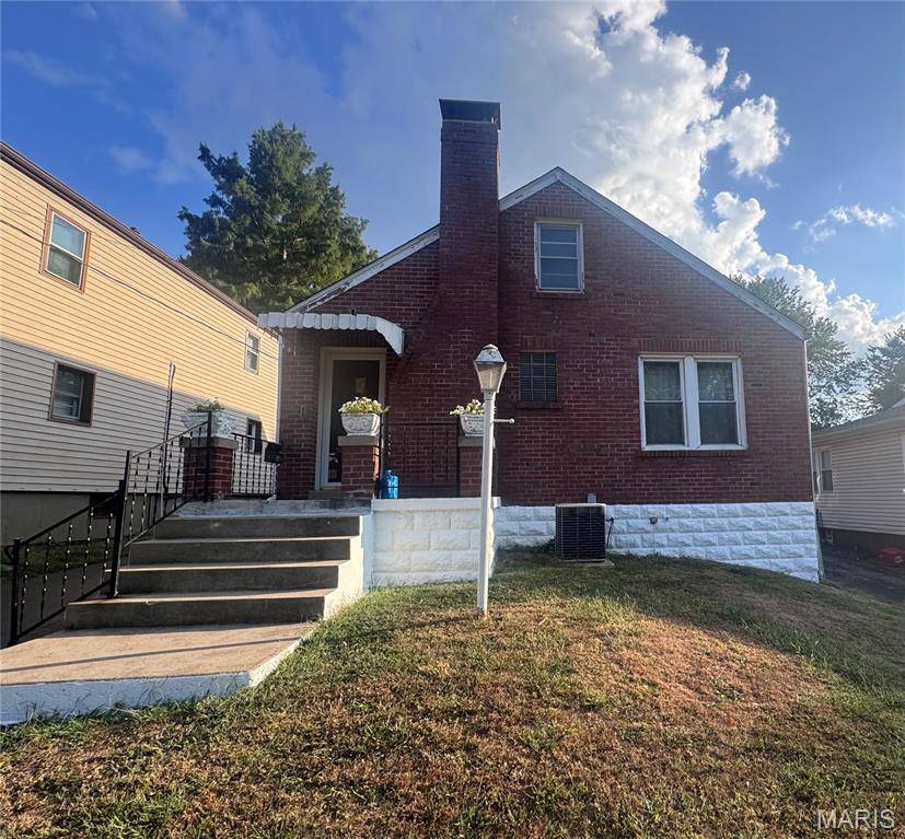 Overland, MO 63114,8920 Burton AVE