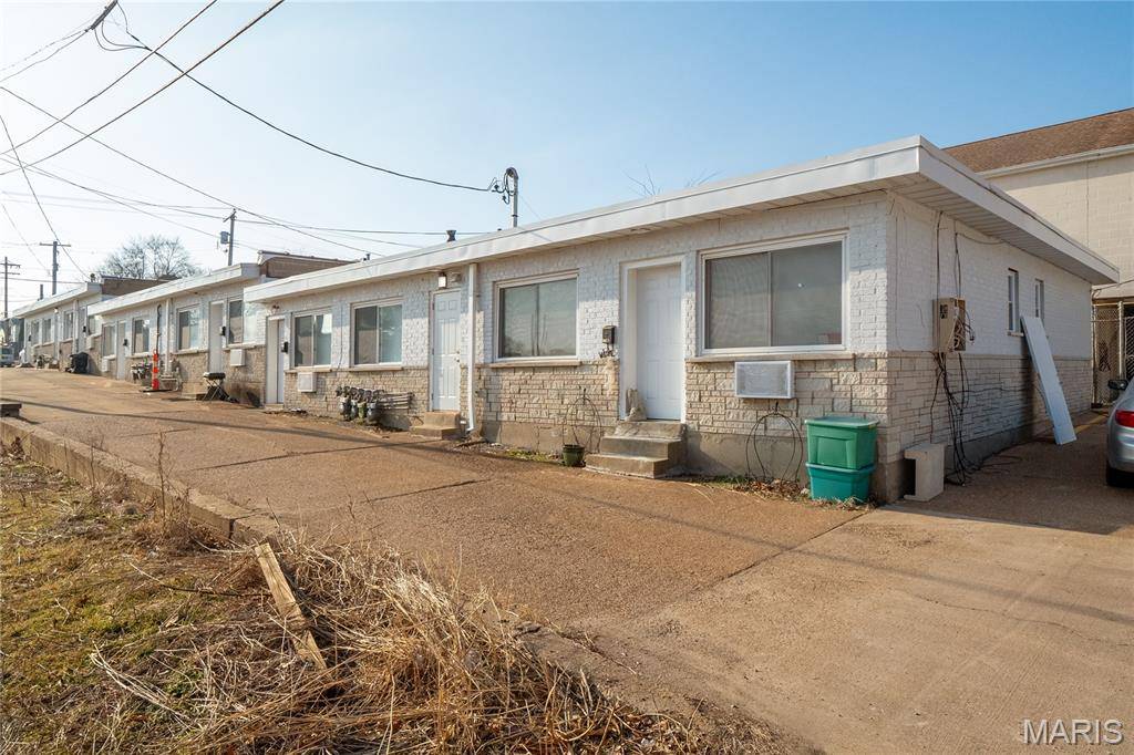 St Louis, MO 63123,8009 Gravois RD