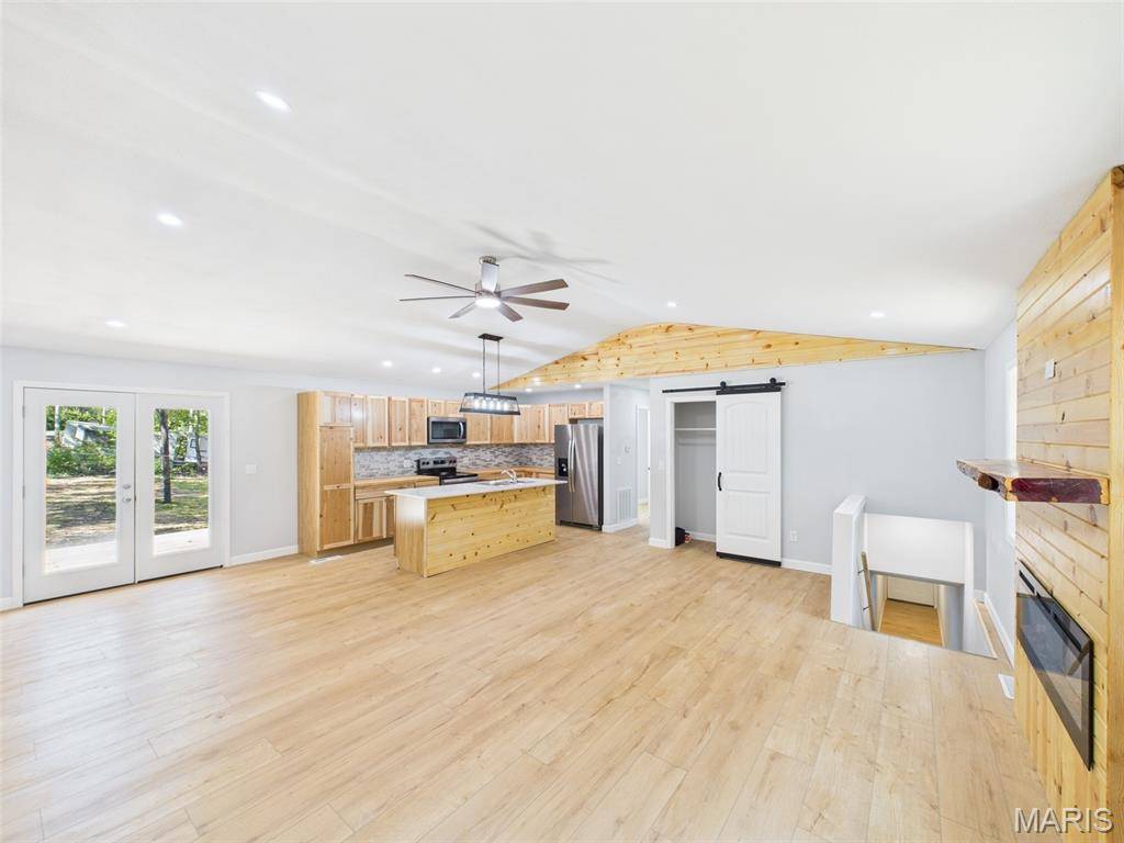 Dixon, MO 65459,14275 Happy DR