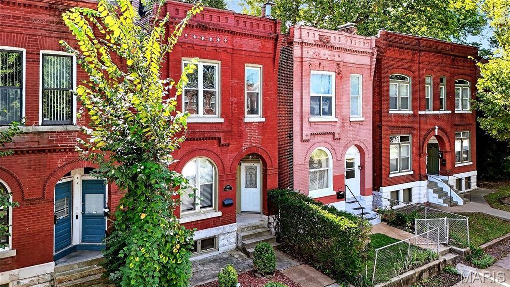 St Louis, MO 63104,2712 Allen AVE