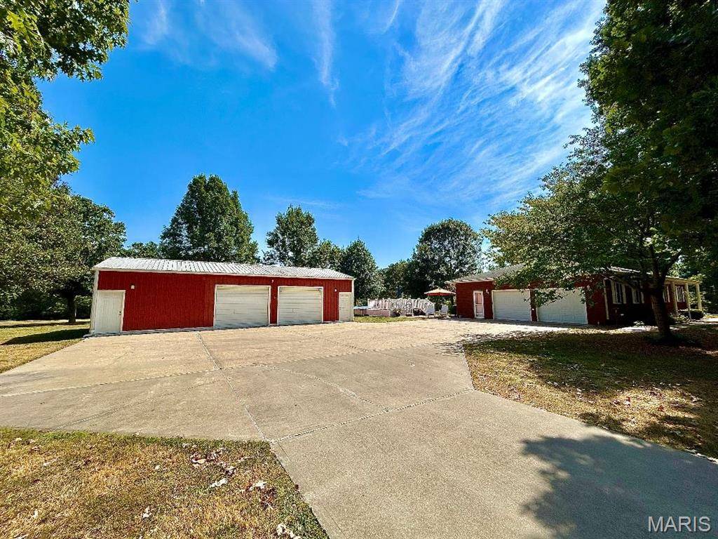 Godfrey, IL 62035,7005 Ivy LN