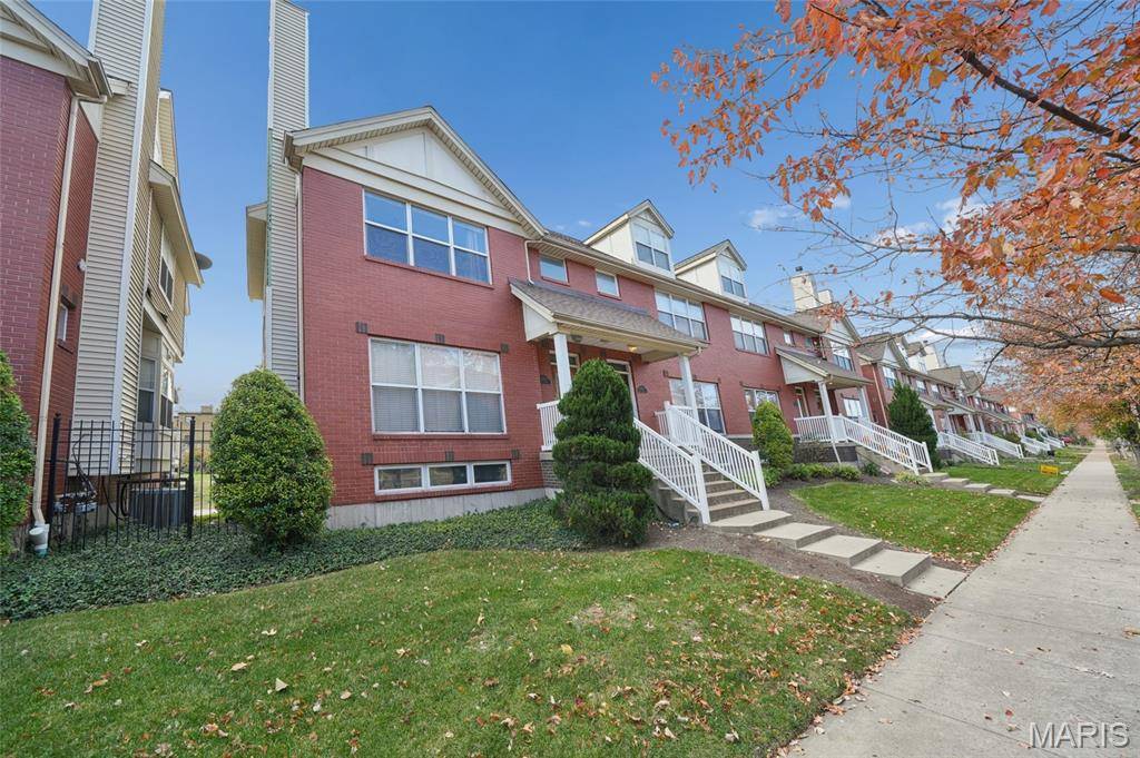 St Louis, MO 63112,5360 Delmar BLVD