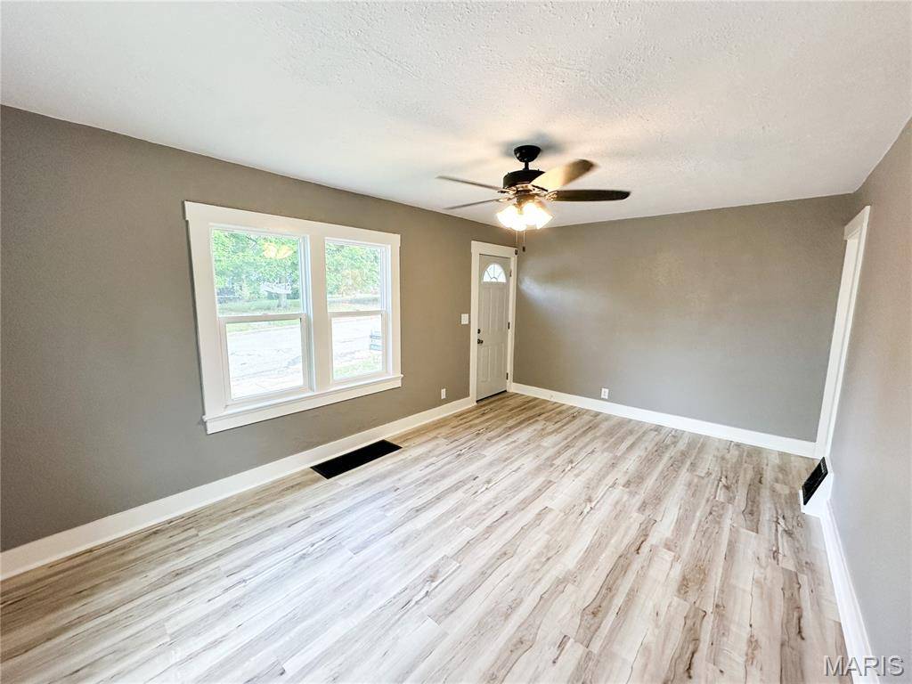 Salem, MO 65560,103 N Iron ST