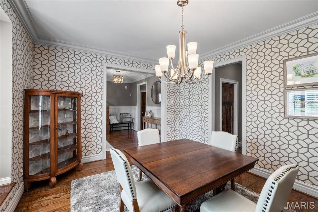 Kirkwood, MO 63122,427 Central PL