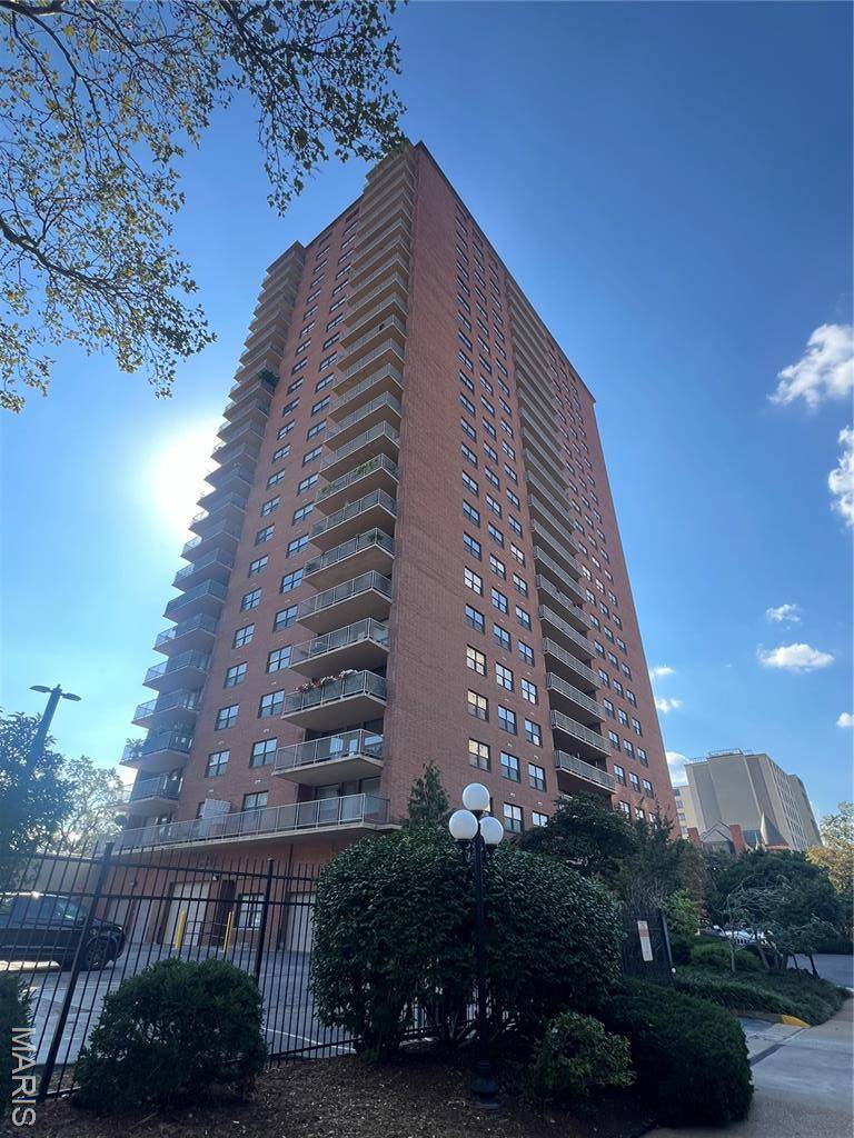 St Louis, MO 63108,4466 W Pine BLVD #23C