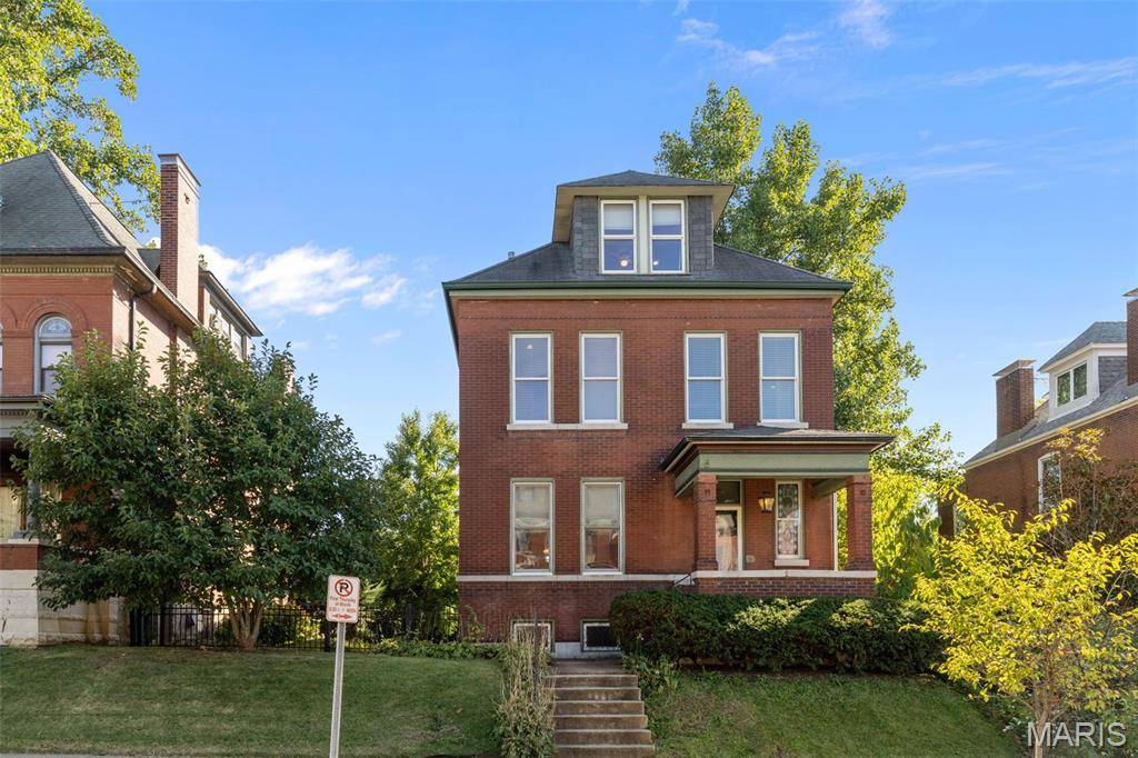 St Louis, MO 63110,3828 Botanical AVE
