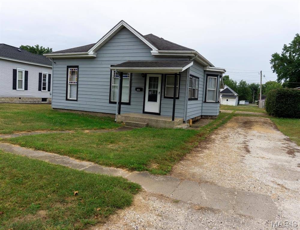 Roodhouse, IL 62082,220 E North ST