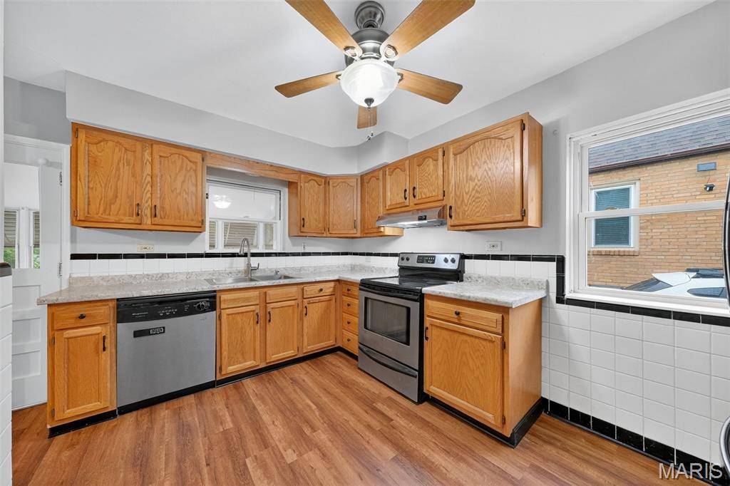 St Louis, MO 63123,9127 Coral DR