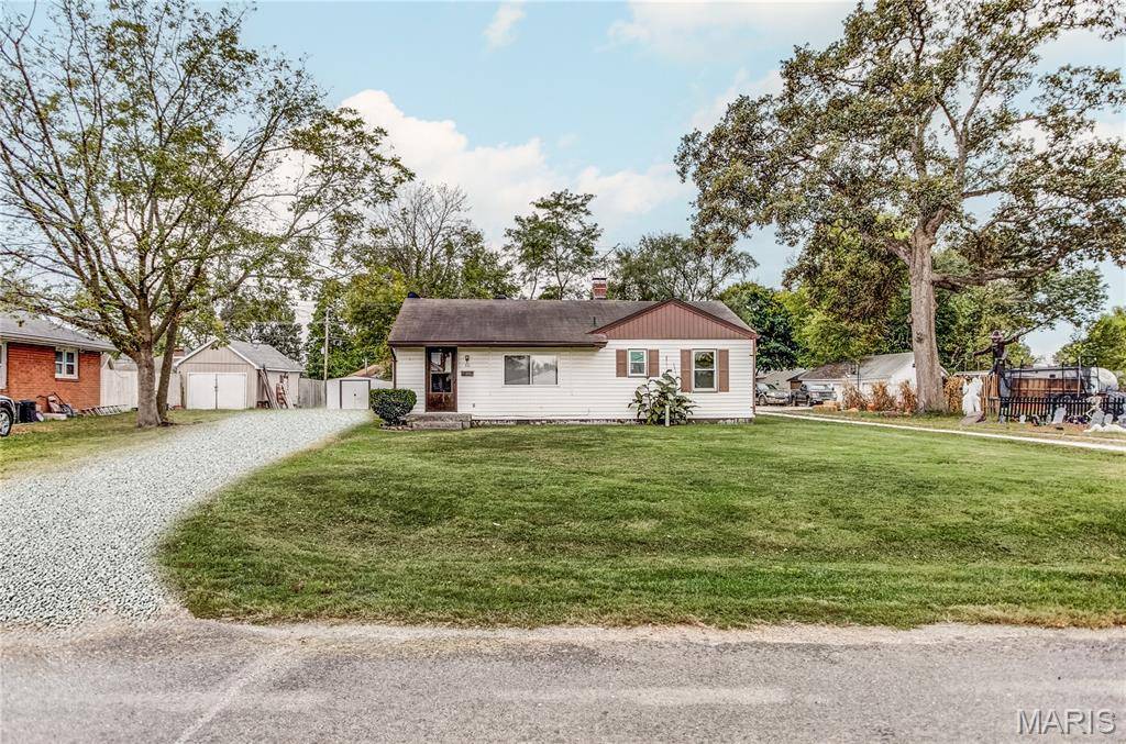 Jerseyville, IL 62052,418 Short ST