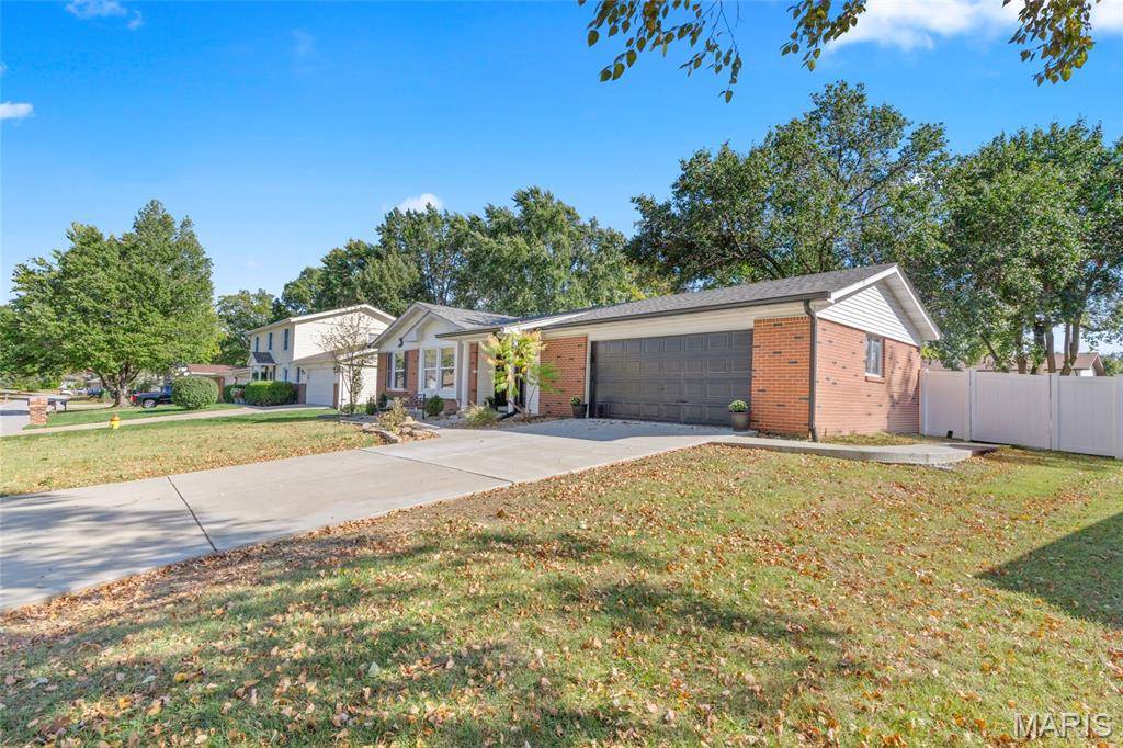 St Charles, MO 63304,25 Lakemont DR