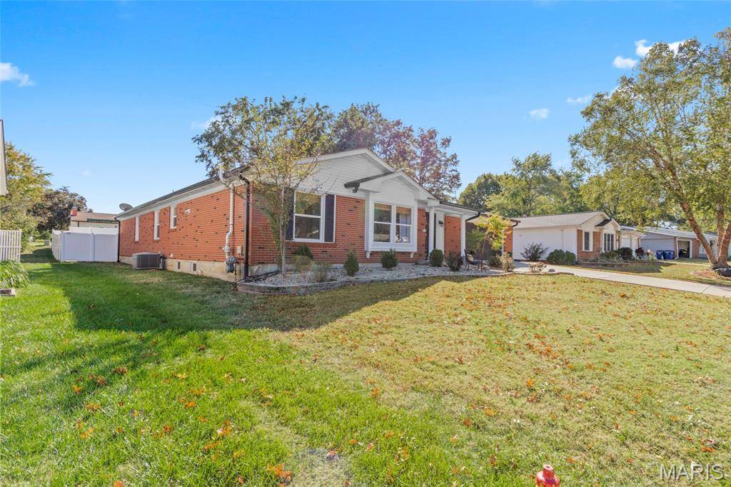 St Charles, MO 63304,25 Lakemont DR