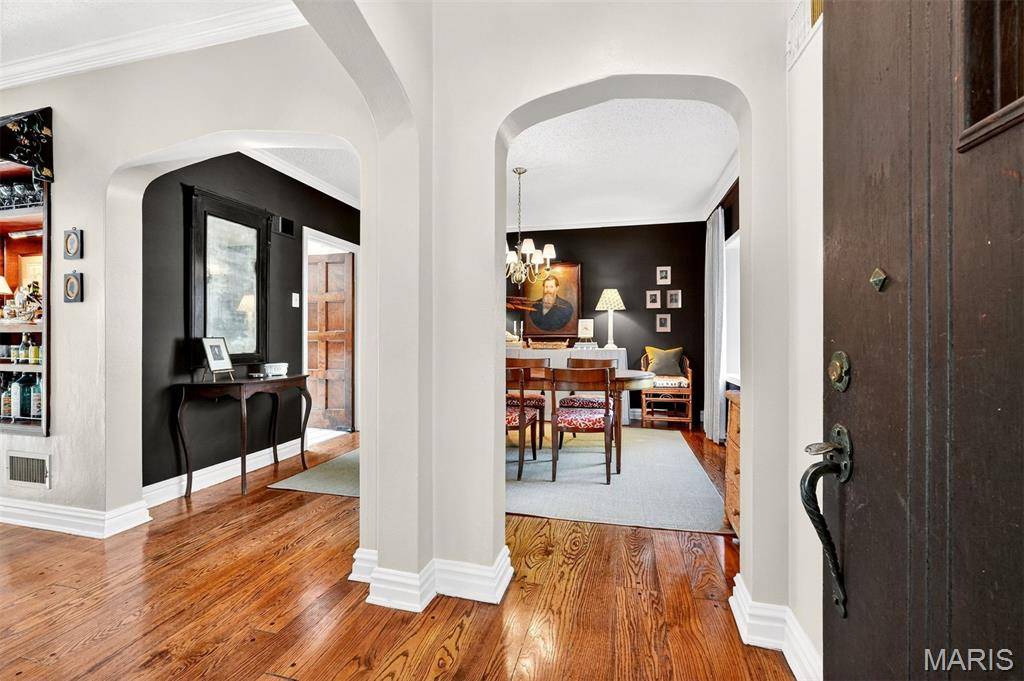 University City, MO 63130,7510 Teasdale AVE