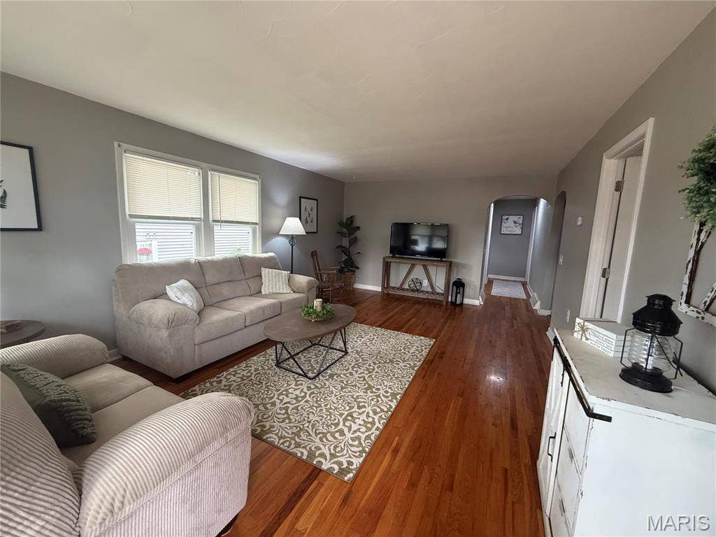 Jerseyville, IL 62052,911 W Exchange ST