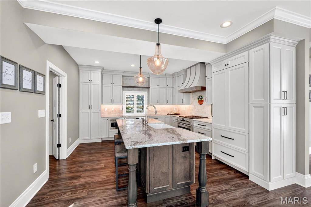 Weldon Spring, MO 63304,121 Roehampton LN