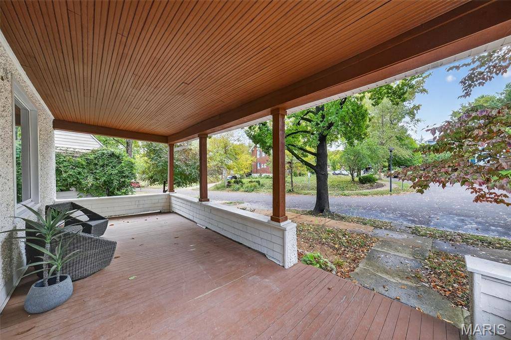 University City, MO 63130,6963 Amherst AVE